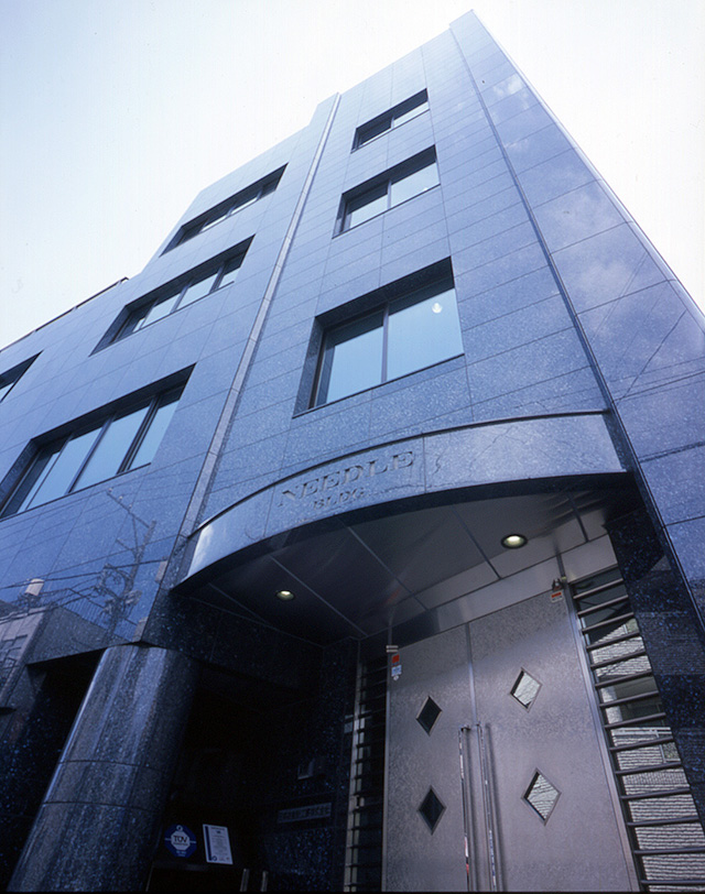 新建成了位于东京都北区王子的总公司